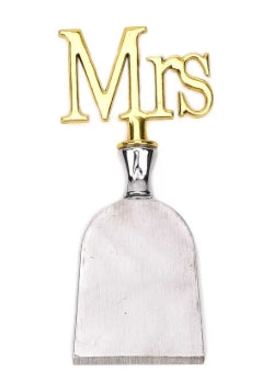 Cheese knife with a golden handle in the shape of 'mrs'